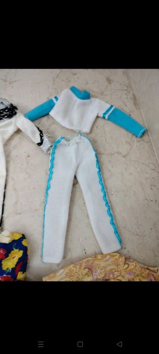 3 Abiti Barbie: Paris, West & +