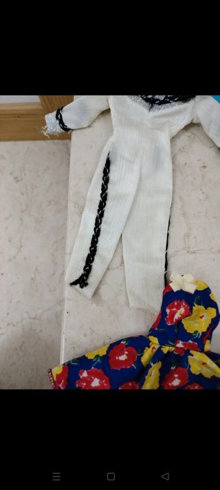 3 Abiti Barbie: Paris, West & +