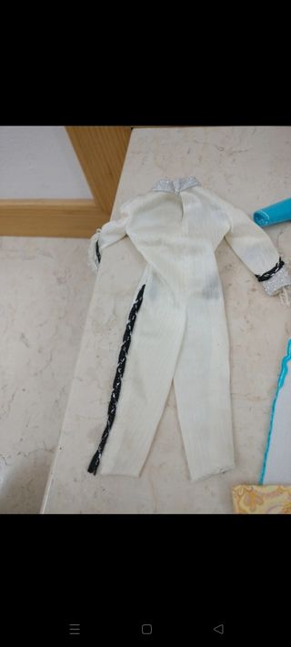 3 Abiti Barbie: Paris, West & +