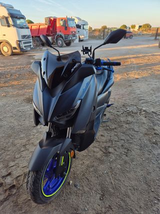 Yamaha XMAX 125 