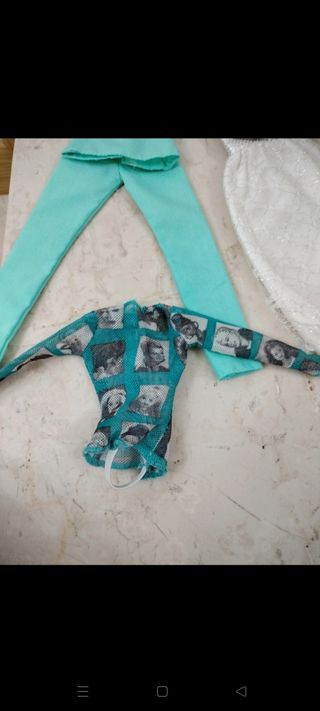 Barbie 3 vestiti: Hollywood nails,nurse...