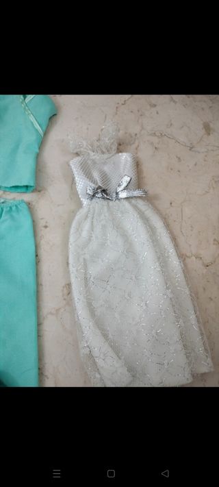 Barbie 3 vestiti: Hollywood nails,nurse...