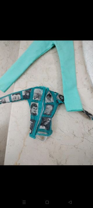 Barbie 3 vestiti: Hollywood nails,nurse...