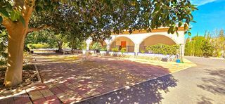 Chalet en venta en Crevillent