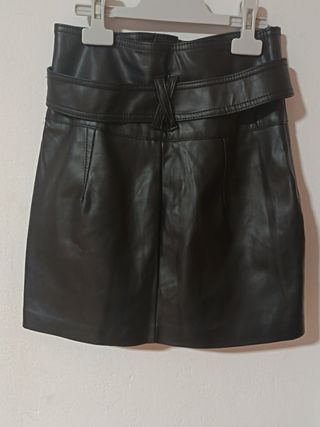 Falda negra cuero - mini