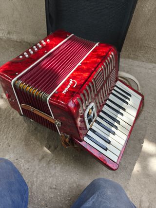 Acordeón Guerrini Rojo