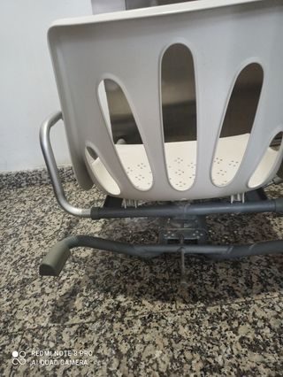 Silla ducha giratoria blanca