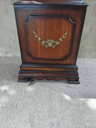 Reloj de pie antiguo