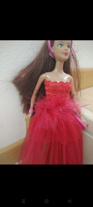 Barbie Gala - Abito rosso piume