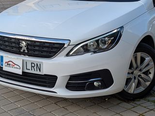 Peugeot 308 1.5BlueHdi 130Cv Automático Allure 