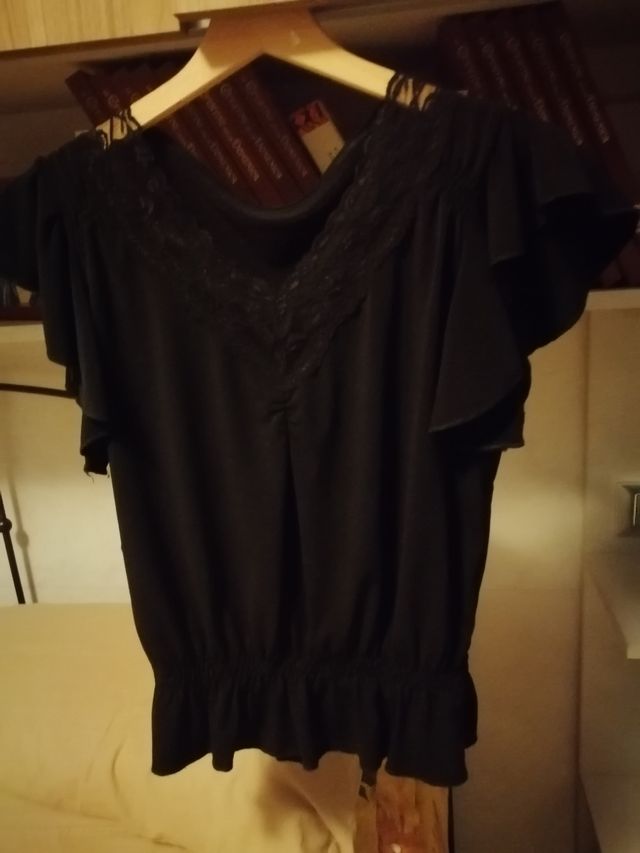 Camicetta nera scollo V tg S