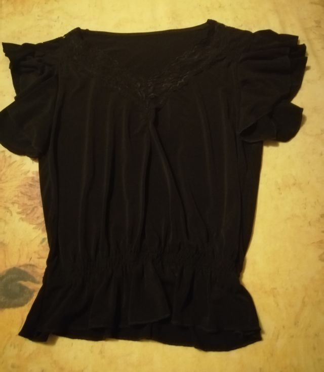 Camicetta nera scollo V tg S