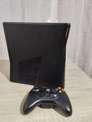 Xbox 360 negra - consola y mando