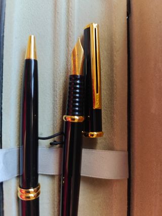 Pluma y bolígrafo INOXCROM dorados