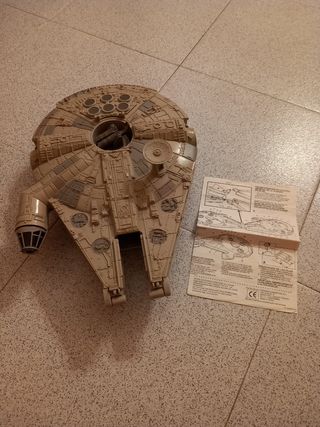 Nave Espacial Halcón Milenario De Star Wars.