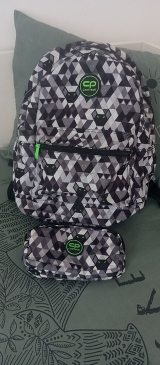 Mochila Coolpack y estuche escolar