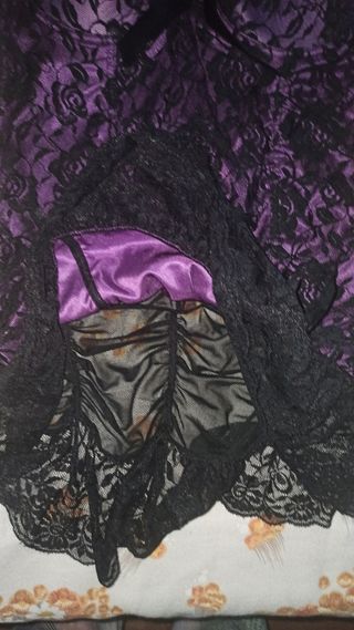 Top encaje negro y morado