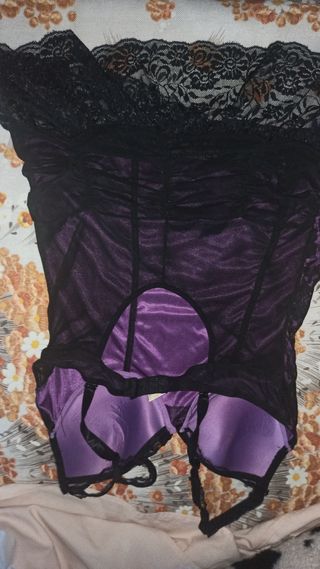 Top encaje negro y morado