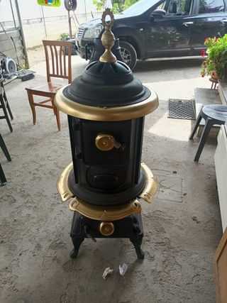 Stufa a legna antica stile vintage