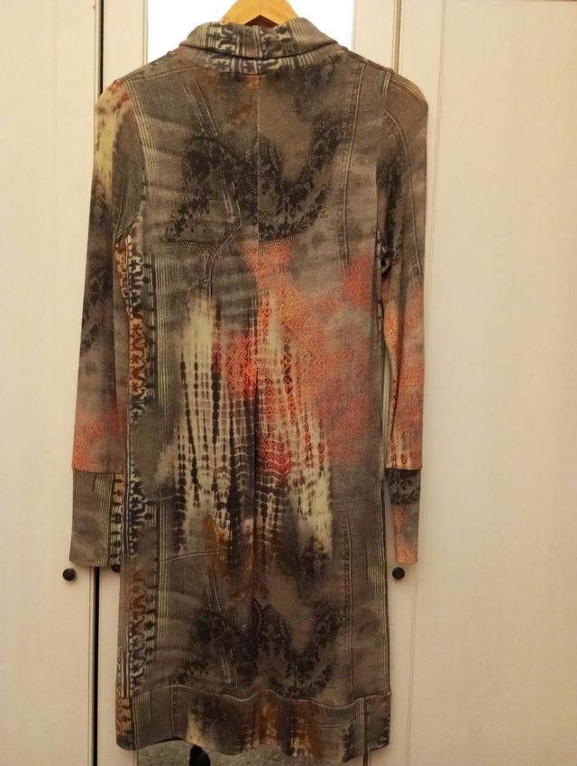 Vestido marrón y naranja estampado