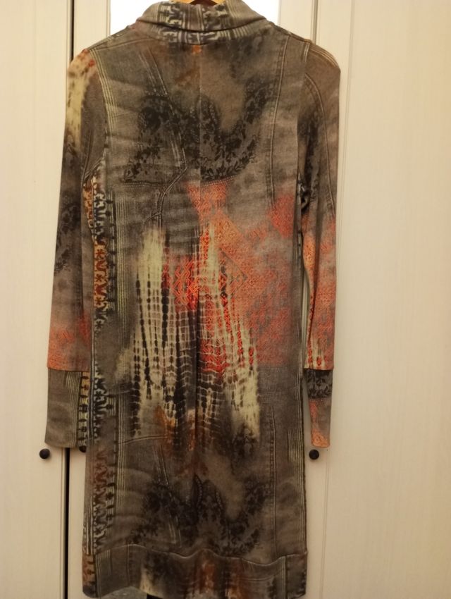 Vestido marrón y naranja estampado