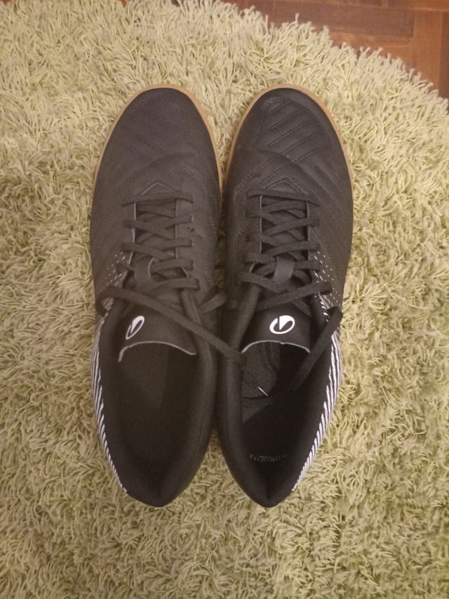 Zapatillas Kipsta fútbol sala - Negras