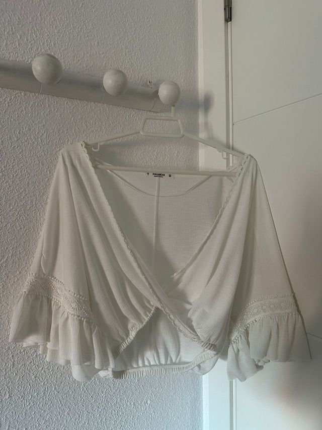 Blusa corta blanca Pull&Bear de mujer