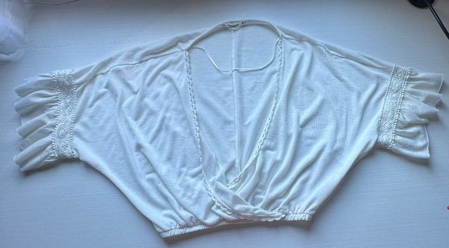 Blusa corta blanca Pull&Bear de mujer