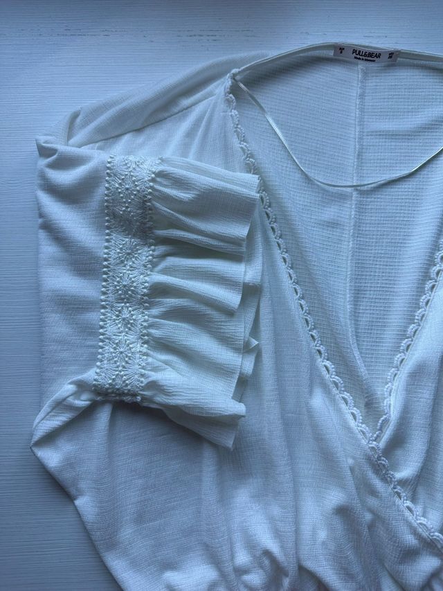 Blusa corta blanca Pull&Bear de mujer