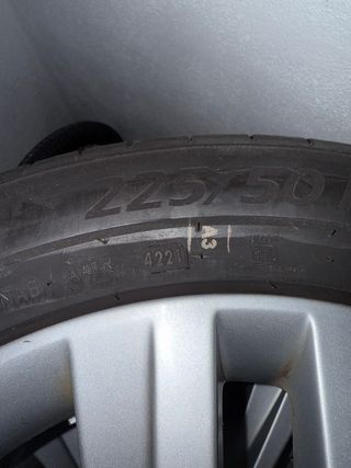 4 Llantas SEAT 17" con neumáticos 225/50 17