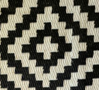 Alfombra exterior y interior blanco-negro