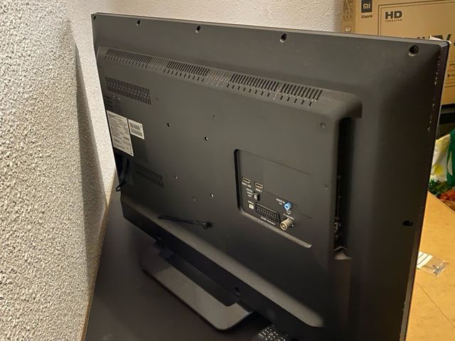 TV Philips 32" negra