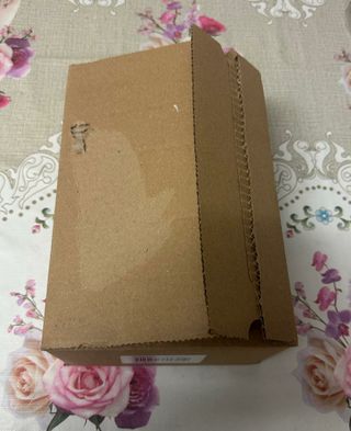 Caja cartón marrón