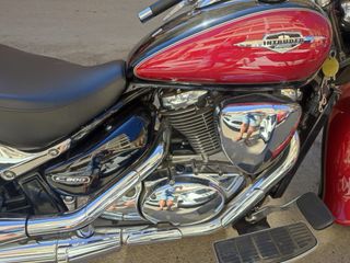 Suzuki Intruder C800 - Moto