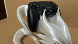 SOPORTE DE MANDO UNIVERSAL POKÉMON RESHIRAM 3D