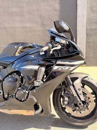 Yamaha R1 2024 - Moto Impecable