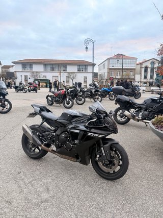 Yamaha R1 2024 - Moto Impecable