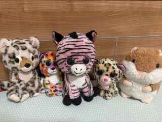 4 Peluches Ty Beanie Boos, se vende por separado.