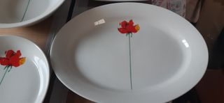 Vajilla porcelana - Flores rojas