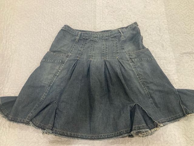 Falda vaquera Mango M mono Bershka de segunda mano por 10 EUR