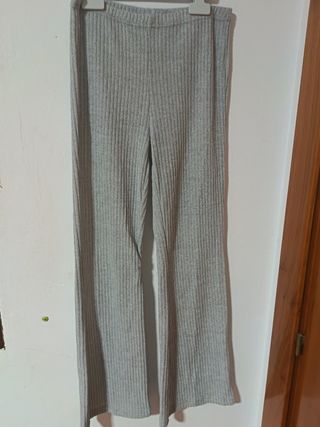 Pantalón campana gris
