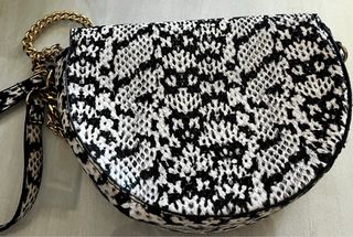 Bolso Mango serpiente blanco-negro