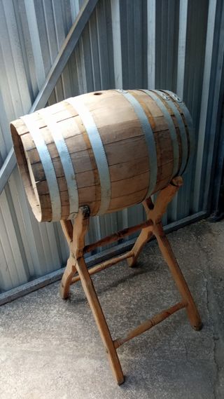 Barril madera antiguo