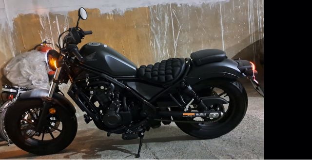 Honda Rebel 500 - Moto Custom Negra Preciosa