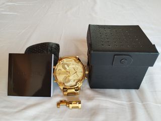 Reloj Diesel dorado