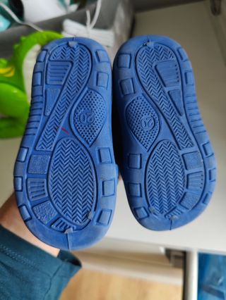 Zapatillas de casa bebé. Talla 20