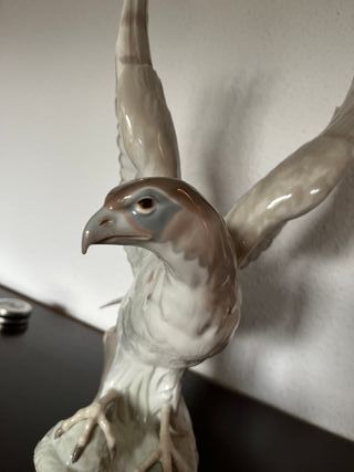 Águila estilo Lladró porcelana