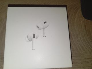 Auriculares inalámbricos blancos