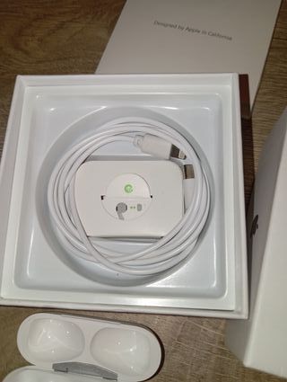 Auriculares inalámbricos blancos