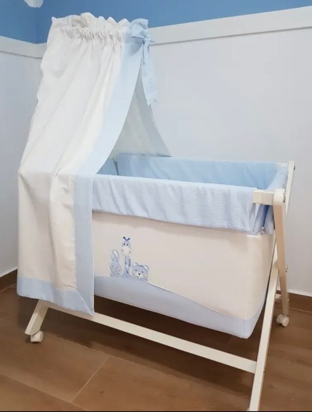 Mini cuna con dosel